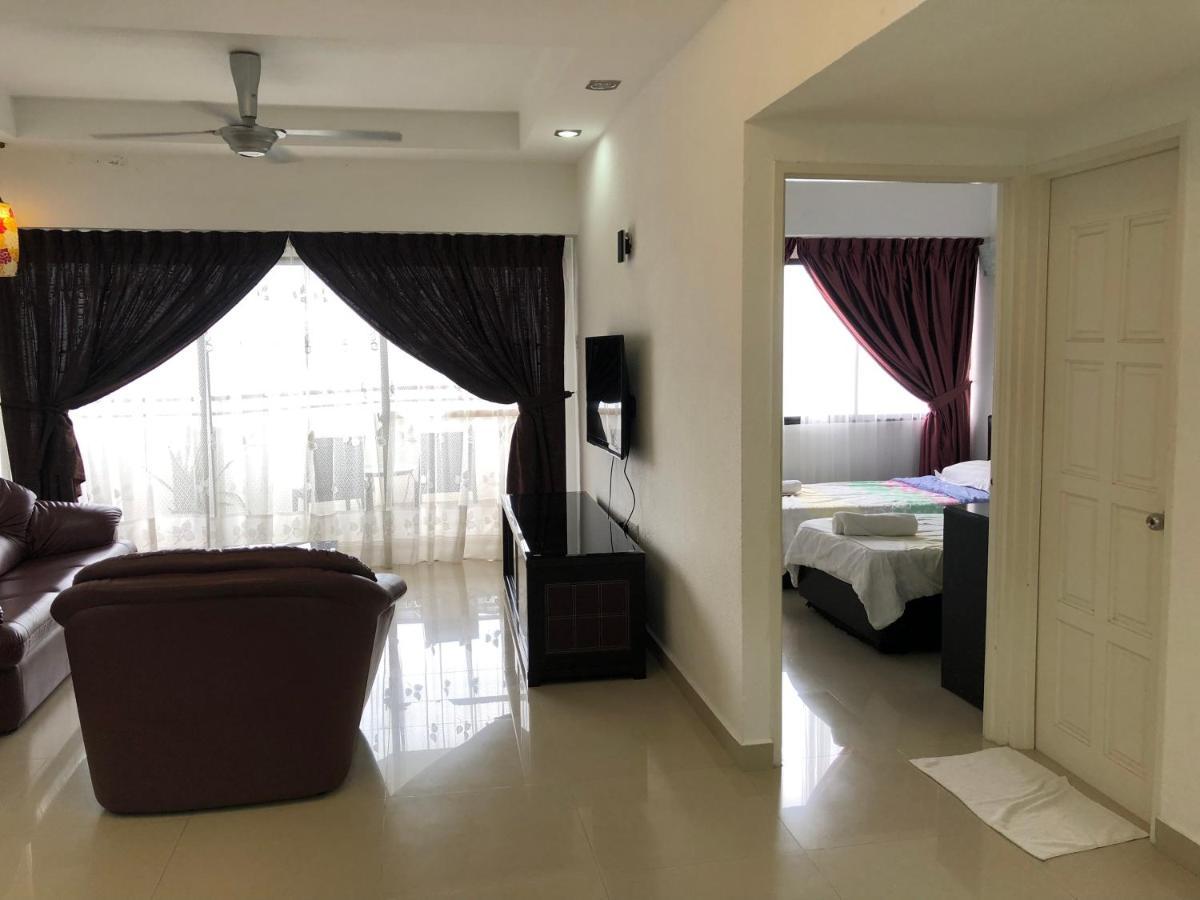 Beach Resort Apartment Batu Ferringhi 05 Exterior foto